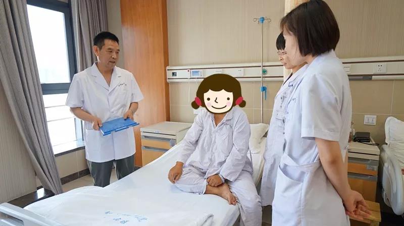 肚大如怀孕5个月竟剜出近20cm子宫肌瘤